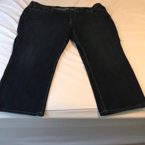 Dark rinse Capri jeans... only worn once